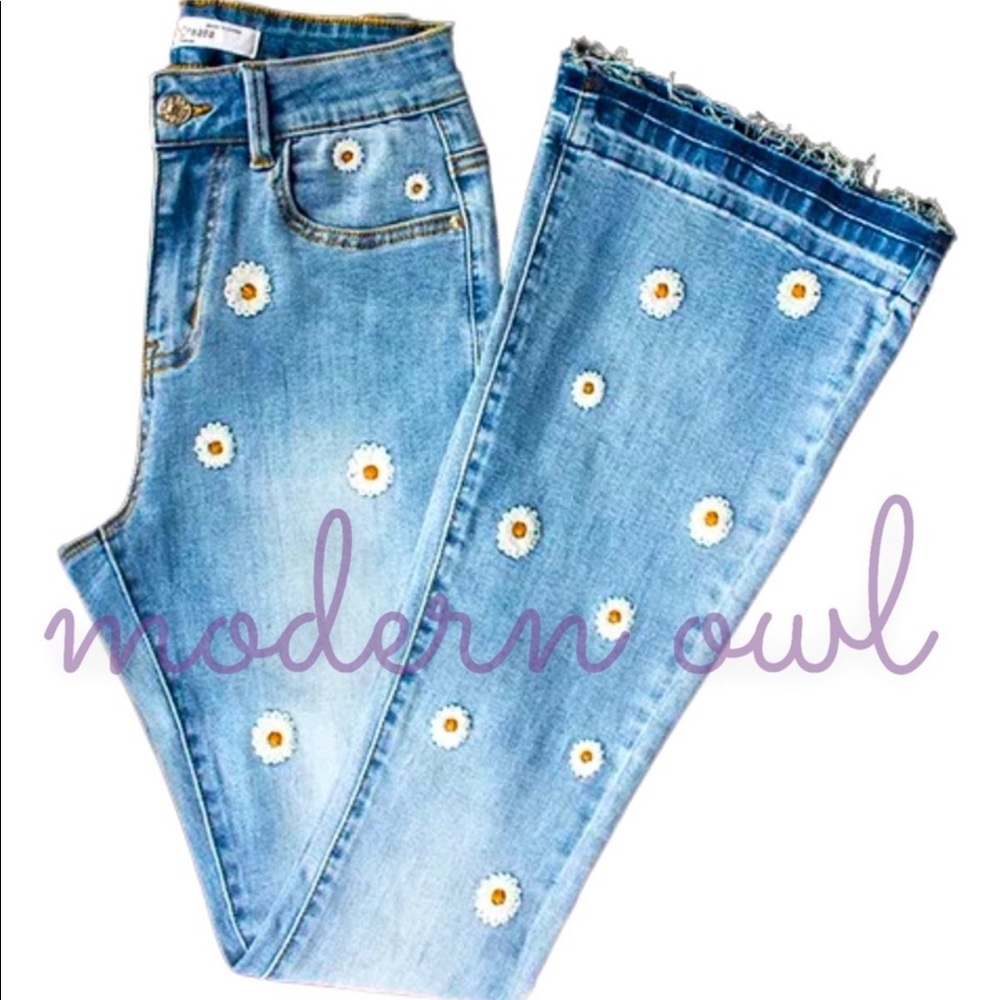 New! Restock Daisy Embroidered Designer Stretchy Bell Bottom Denim Jeans Hippie - Picture 9 of 11